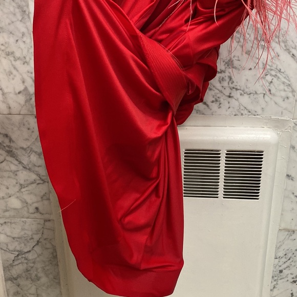 🎈HP🎈 Jessica Angel 794 Feathered One Shoulder Fitted Dress With Slit - Picture 11 of 15